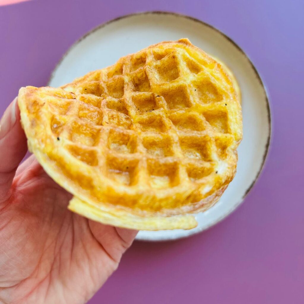 glutenvrije eiwafel in hand