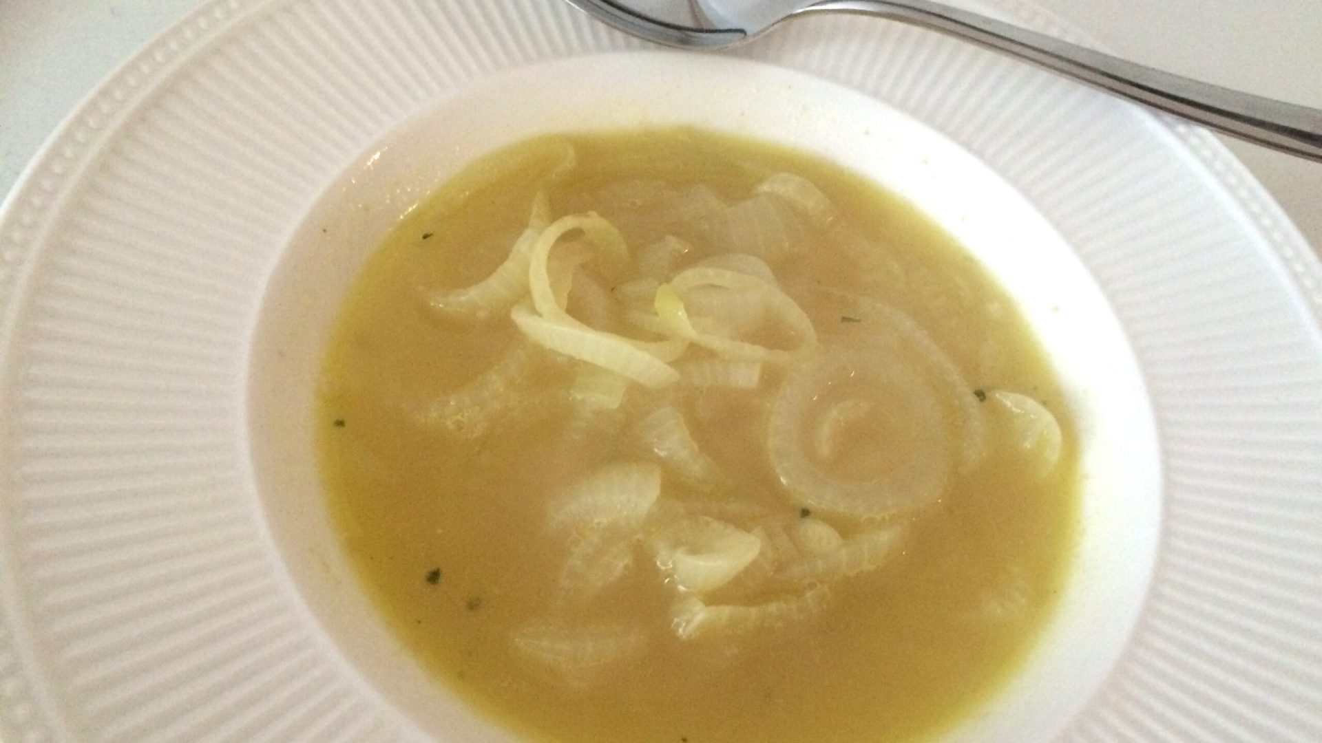 uiensoep bord glutenvrije uiensoep met lepel